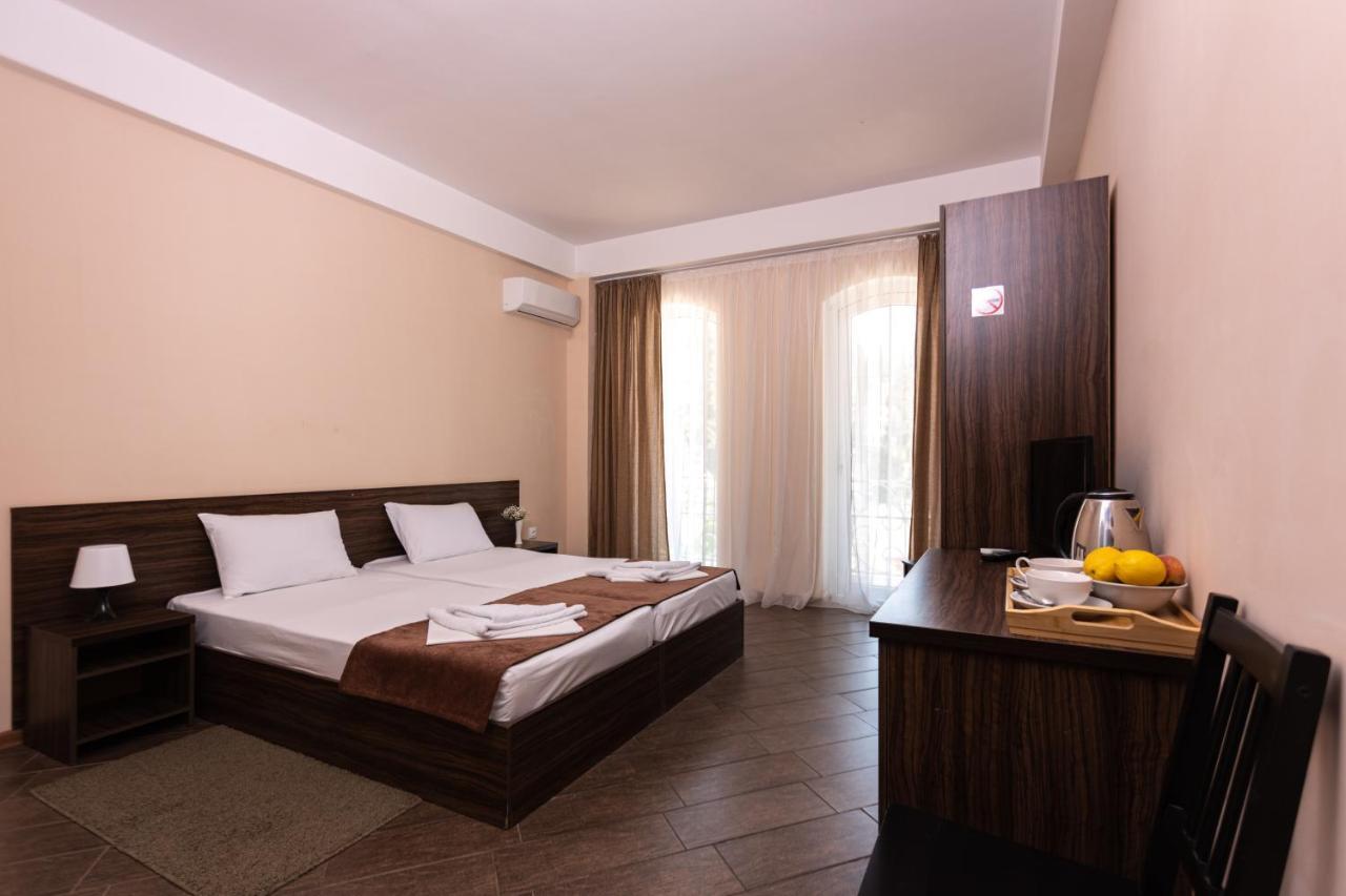 Hotel Nikopoli On Vodopadnaya 21А New Athos Extérieur photo