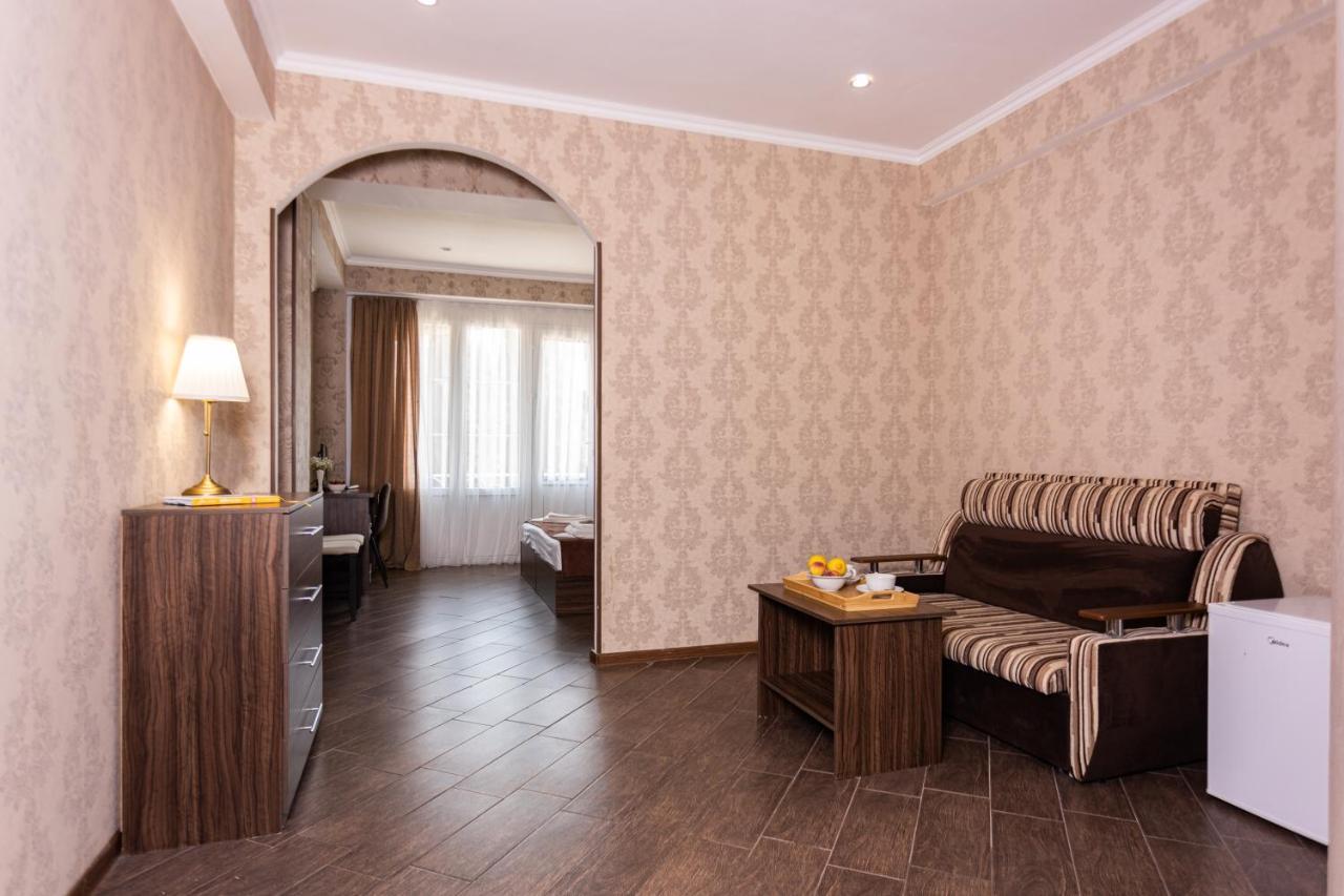 Hotel Nikopoli On Vodopadnaya 21А New Athos Extérieur photo